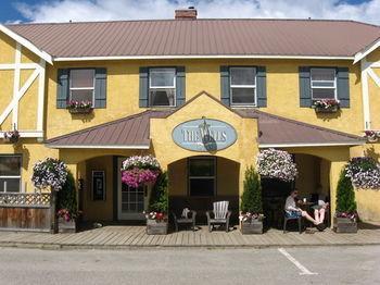 Hôtel The Wells à Quesnel Extérieur photo